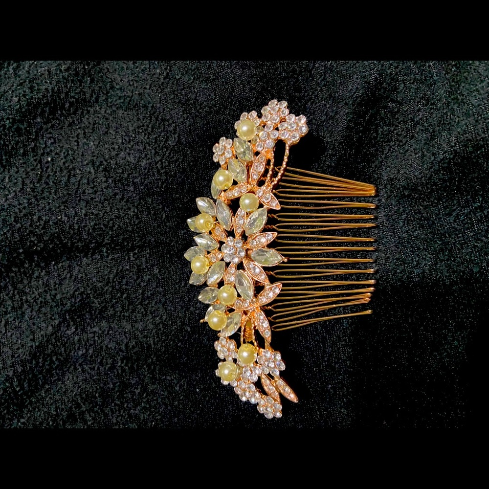 Decorative hair comb